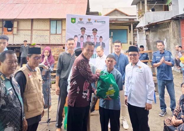 Bupati Sumbawa Resmikan 36 Unit “Mahyani”, Serahkan Bantuan Z-KUB dan Paket Sembako di Labuhan Sumbawa Bupati Sumbawa Resmikan 36 Unit “Mahyani”, Serahkan Bantuan Z-KUB dan Paket Sembako di Labuhan Sumbawa