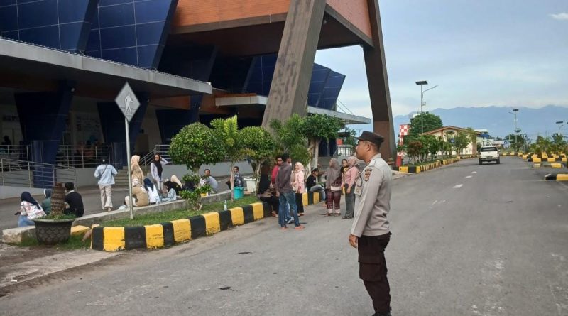 Pastikan Liburan NataruAman, Polsek KP3 Bandara SMS Bima Menggelar Patroli Rutin