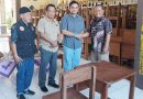 Waka 3 DPRD Sumbawa, Serahkan Sebanyak 104 Meja Kursi ke SMPN 1 Sumbawa