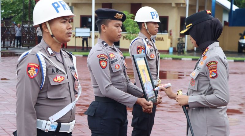 Kapolres Sumbawa Pimpin Upacara PTDH Satu Personel Pelanggar Kode Etik
